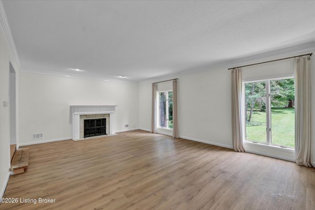 3822 Carriage Hill Dr, Crestwood, KY 40014