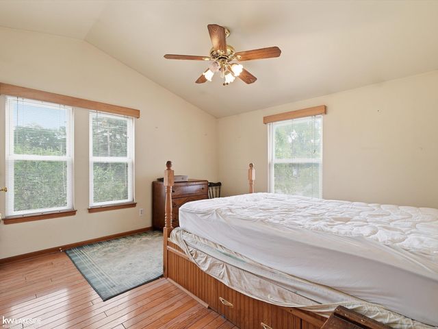 19039 Deering, Livonia, MI 48152