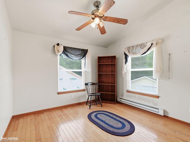 19039 Deering, Livonia, MI 48152