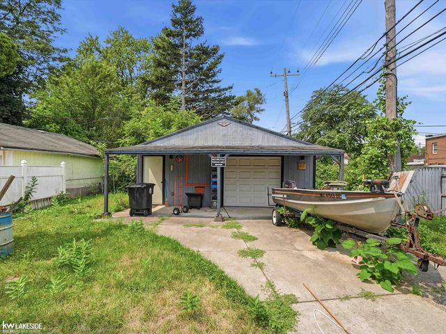 19039 Deering, Livonia, MI 48152