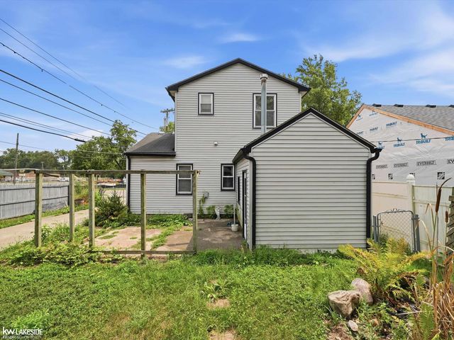 19039 Deering, Livonia, MI 48152