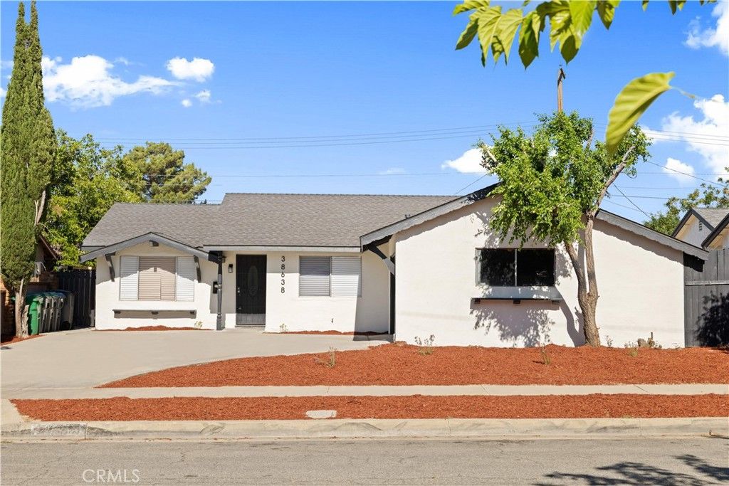 38638 Carolside Avenue, Palmdale, CA 93550
