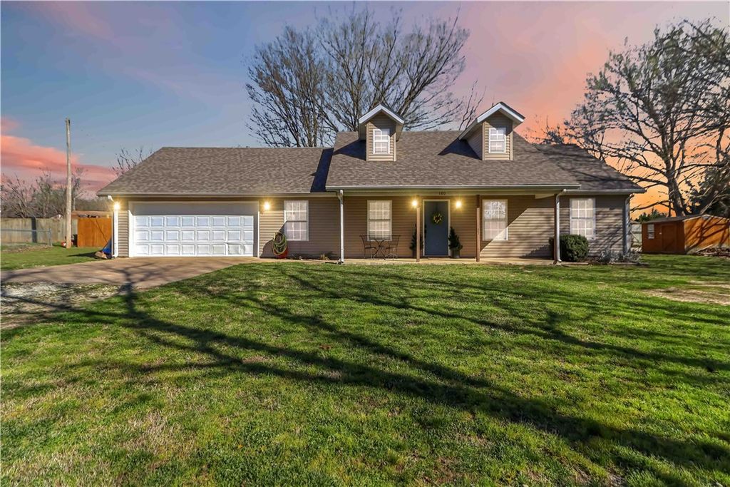 180 Quincy Avenue, Lincoln, AR 72744