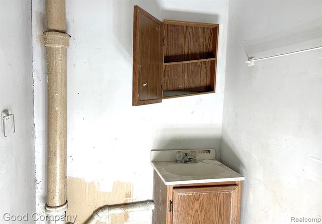 4737 Fischer Street, Detroit, MI 48214