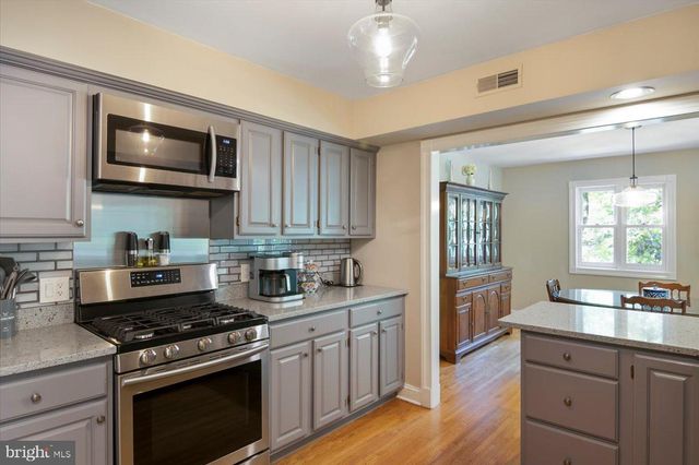 23 ROCK CREEK WOODS DR, Lambertville, NJ 08530
