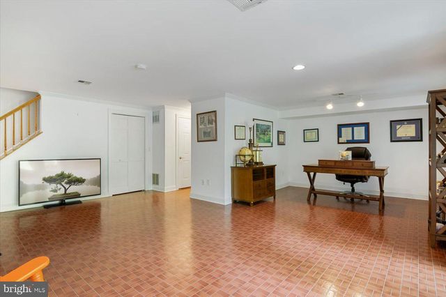 23 ROCK CREEK WOODS DR, Lambertville, NJ 08530