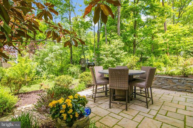 23 ROCK CREEK WOODS DR, Lambertville, NJ 08530
