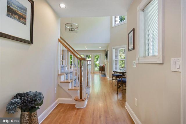 23 ROCK CREEK WOODS DR, Lambertville, NJ 08530