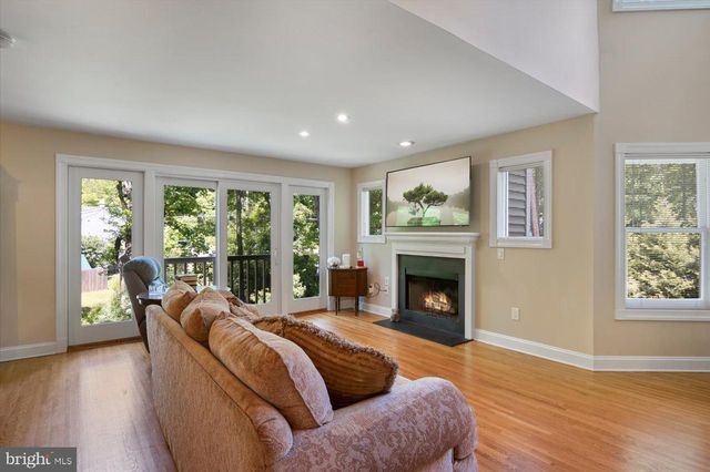 23 ROCK CREEK WOODS DR, Lambertville, NJ 08530