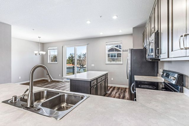 2189 Gateway Hill Road, North Saint Paul, MN 55109