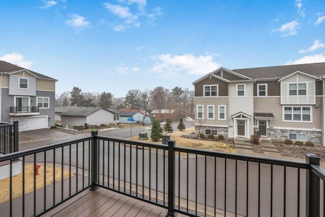 2189 Gateway Hill Road, North Saint Paul, MN 55109