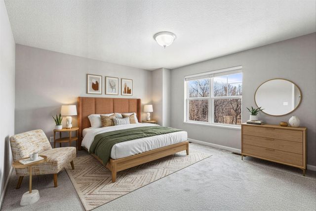 2189 Gateway Hill Road, North Saint Paul, MN 55109