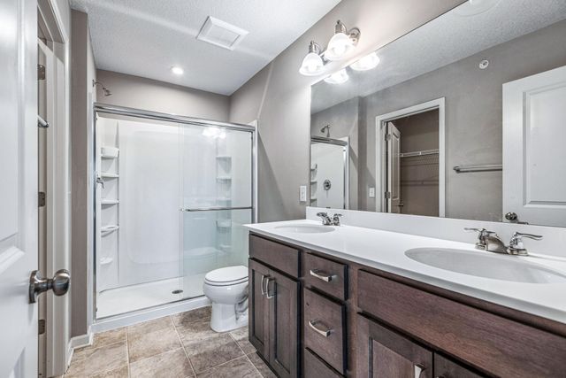 2189 Gateway Hill Road, North Saint Paul, MN 55109