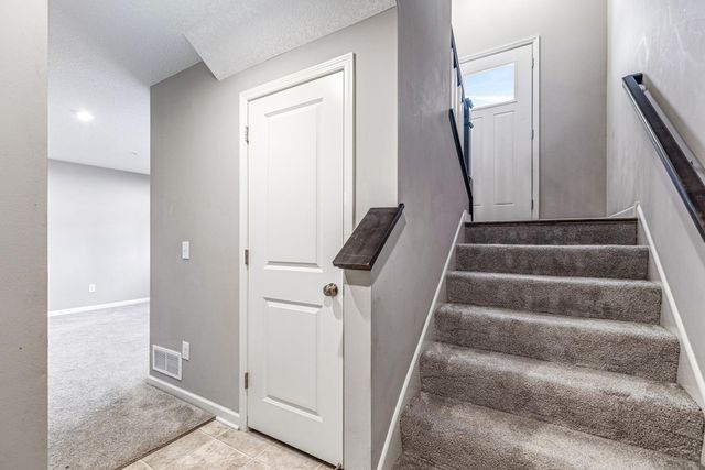 2189 Gateway Hill Road, North Saint Paul, MN 55109