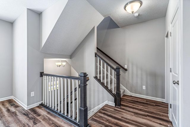 2189 Gateway Hill Road, North Saint Paul, MN 55109