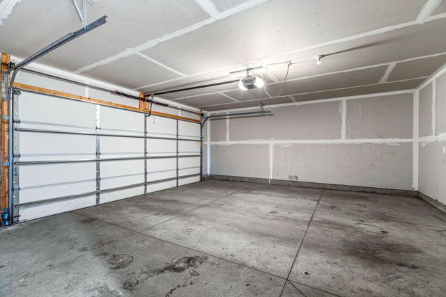 2189 Gateway Hill Road, North Saint Paul, MN 55109