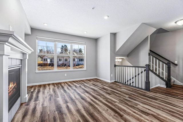 2189 Gateway Hill Road, North Saint Paul, MN 55109