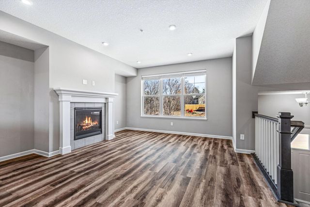 2189 Gateway Hill Road, North Saint Paul, MN 55109