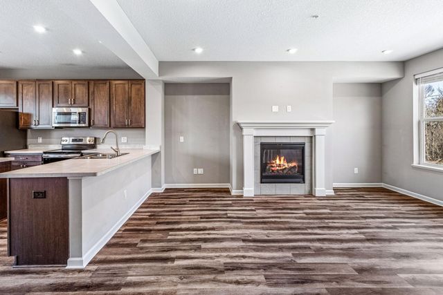 2189 Gateway Hill Road, North Saint Paul, MN 55109