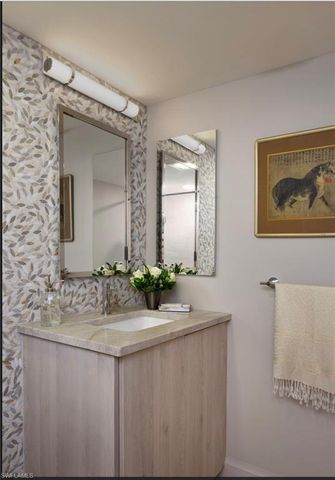 6585 Nicholas BLVD 1105, Naples, FL 34108