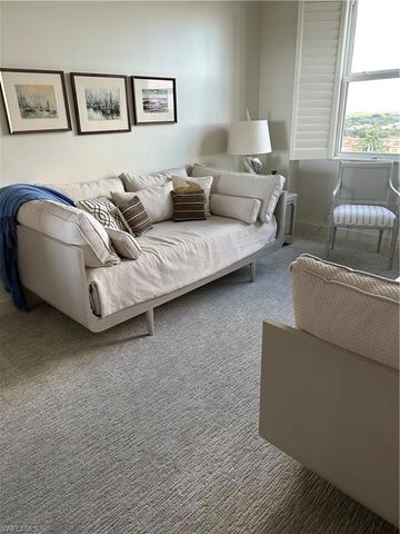6585 Nicholas BLVD 1105, Naples, FL 34108