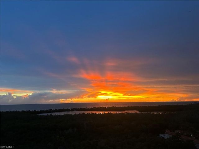 6585 Nicholas BLVD 1105, Naples, FL 34108