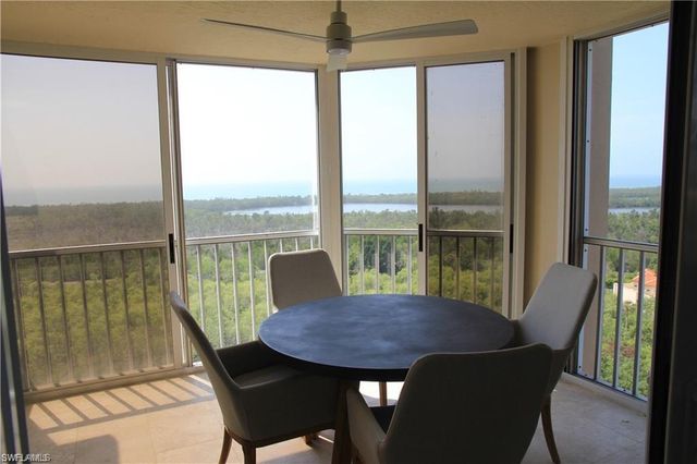 6585 Nicholas BLVD 1105, Naples, FL 34108