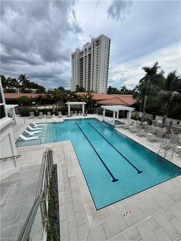6585 Nicholas BLVD 1105, Naples, FL 34108