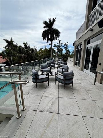 6585 Nicholas BLVD 1105, Naples, FL 34108