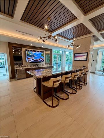 6585 Nicholas BLVD 1105, Naples, FL 34108