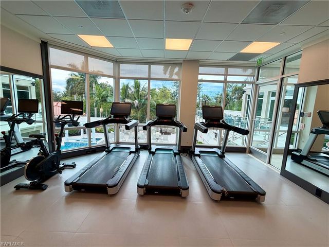 6585 Nicholas BLVD 1105, Naples, FL 34108