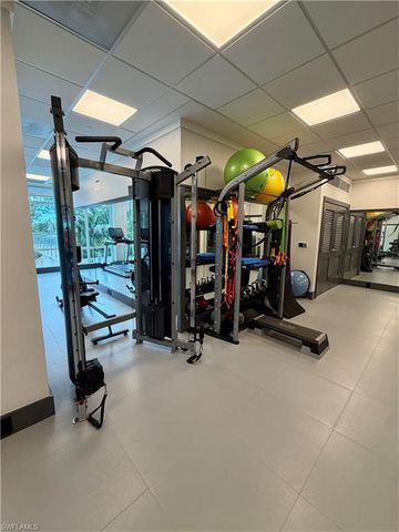 6585 Nicholas BLVD 1105, Naples, FL 34108