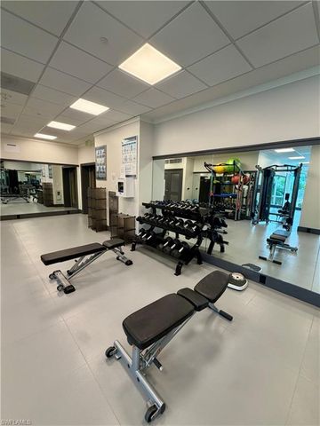 6585 Nicholas BLVD 1105, Naples, FL 34108