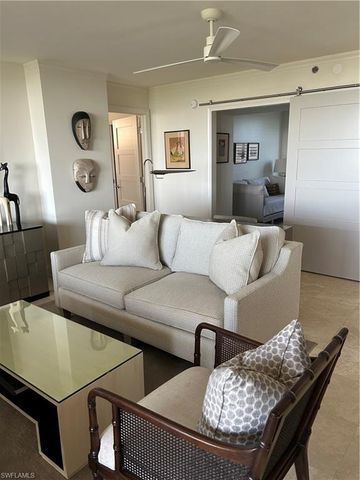 6585 Nicholas BLVD 1105, Naples, FL 34108