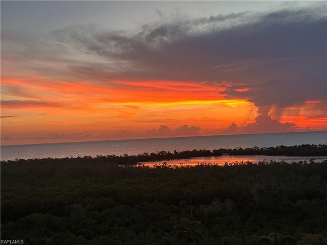 6585 Nicholas BLVD 1105, Naples, FL 34108