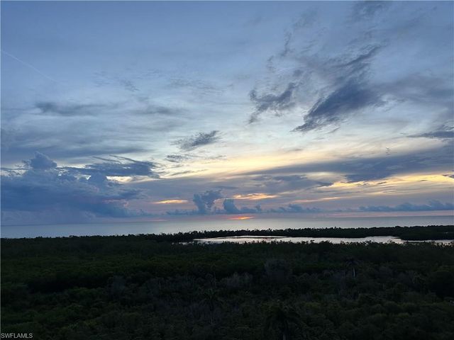 6585 Nicholas BLVD 1105, Naples, FL 34108