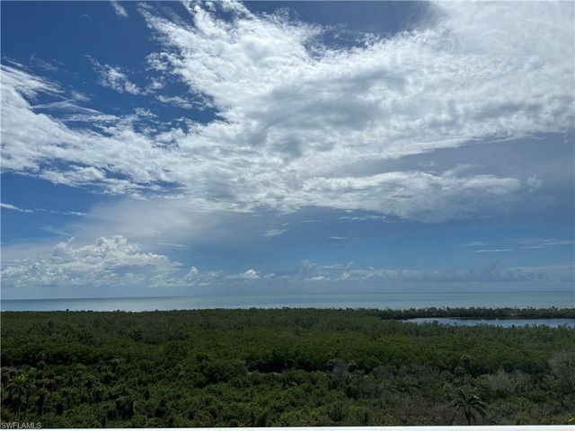 6585 Nicholas BLVD 1105, Naples, FL 34108