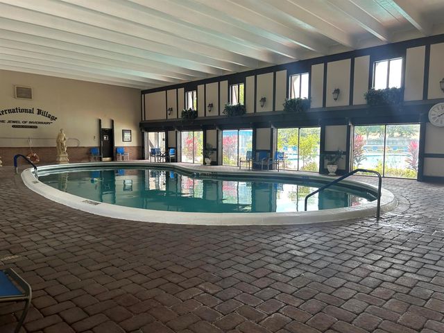 3740 INVERRARY Drive 1E, Lauderhill, FL 33319