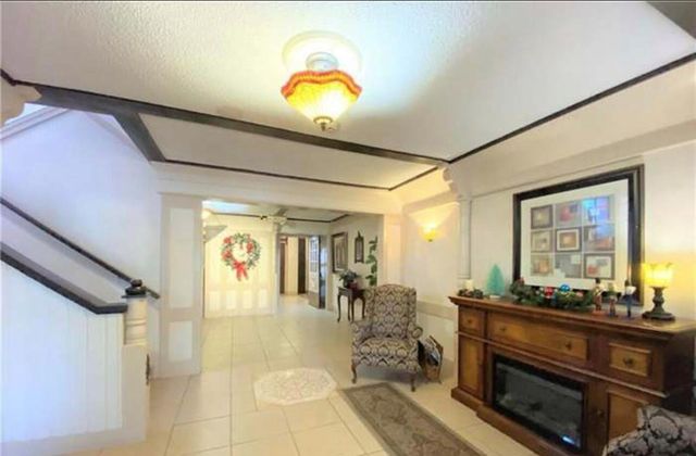 3740 INVERRARY Drive 1E, Lauderhill, FL 33319