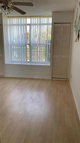3740 INVERRARY Drive 1E, Lauderhill, FL 33319