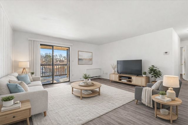 594 Somerset Lane 7, Crystal Lake, IL 60012