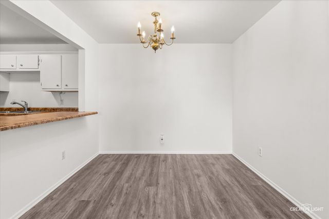 594 Somerset Lane 7, Crystal Lake, IL 60012