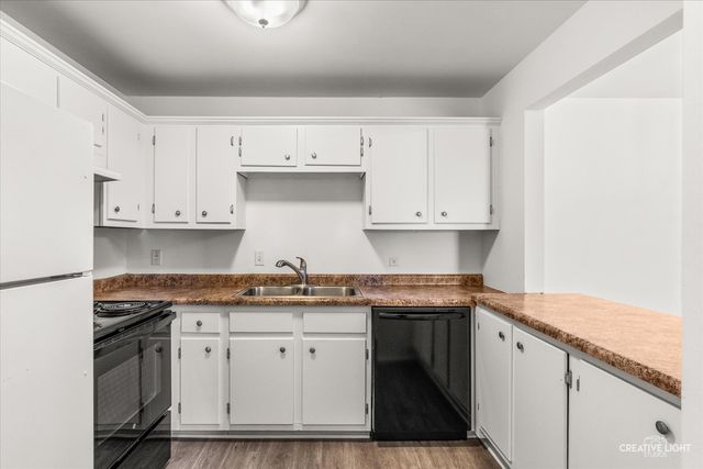 594 Somerset Lane 7, Crystal Lake, IL 60012