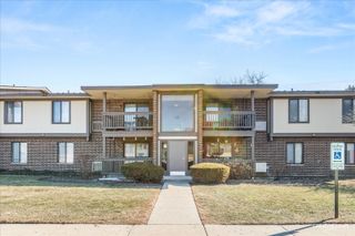 594 Somerset Lane 7, Crystal Lake, IL 60012