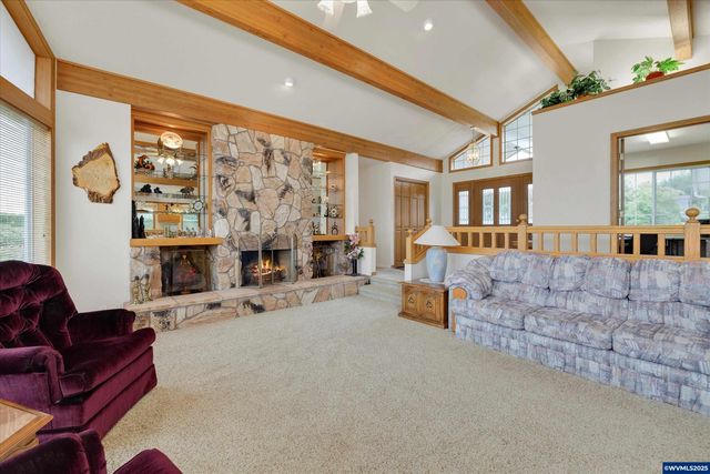 6553 Rippliing Brook SE Dr, Salem, OR 97317