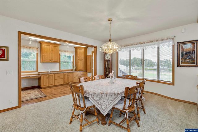 6553 Rippliing Brook SE Dr, Salem, OR 97317