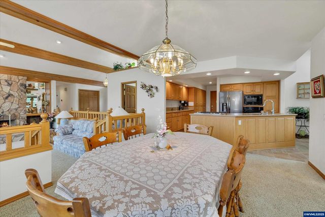 6553 Rippliing Brook SE Dr, Salem, OR 97317