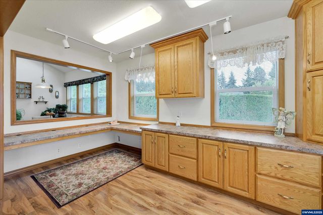 6553 Rippliing Brook SE Dr, Salem, OR 97317
