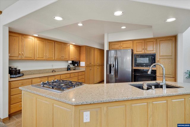 6553 Rippliing Brook SE Dr, Salem, OR 97317