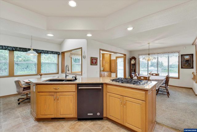 6553 Rippliing Brook SE Dr, Salem, OR 97317